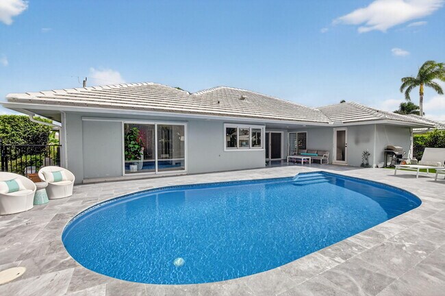 Building Photo - 891 Hickory Terrace