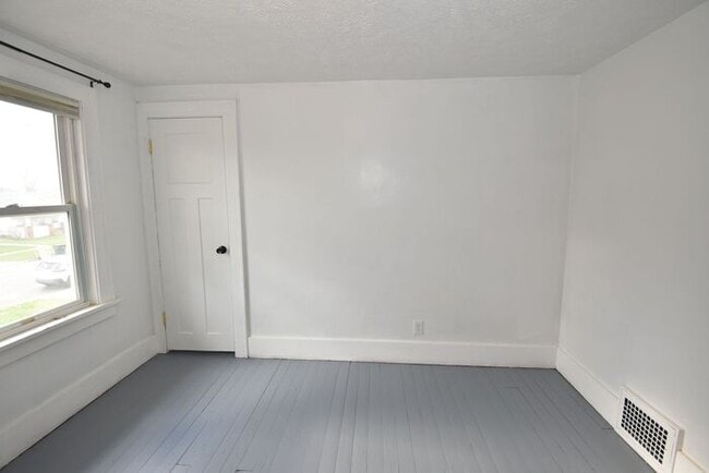 Building Photo - River Park Charming 3 bedroom Single Famil...