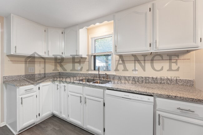 Building Photo - 2223 W Martha St