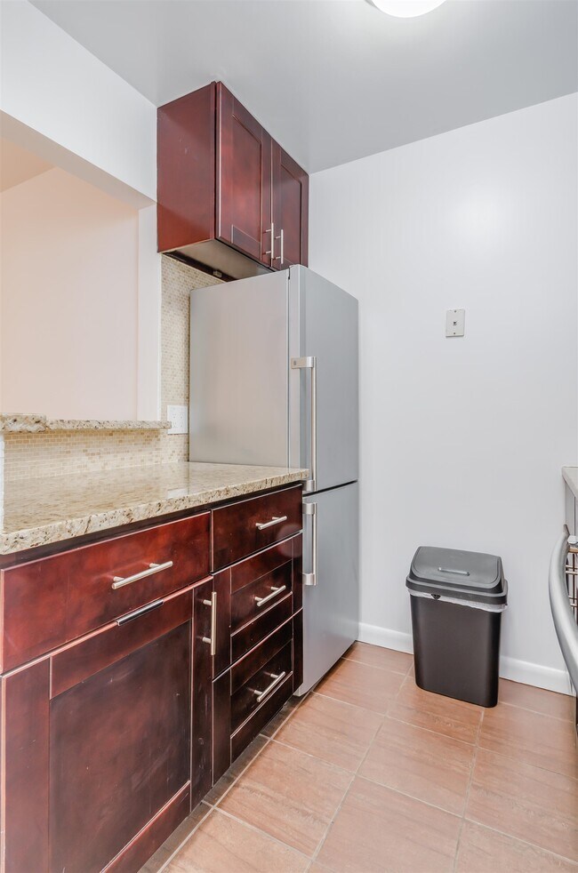 Building Photo - 310 70th St