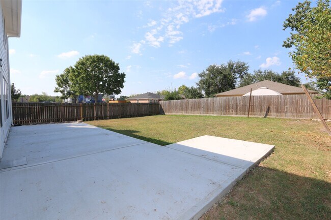 Building Photo - 13518 Sherman Oaks Dr