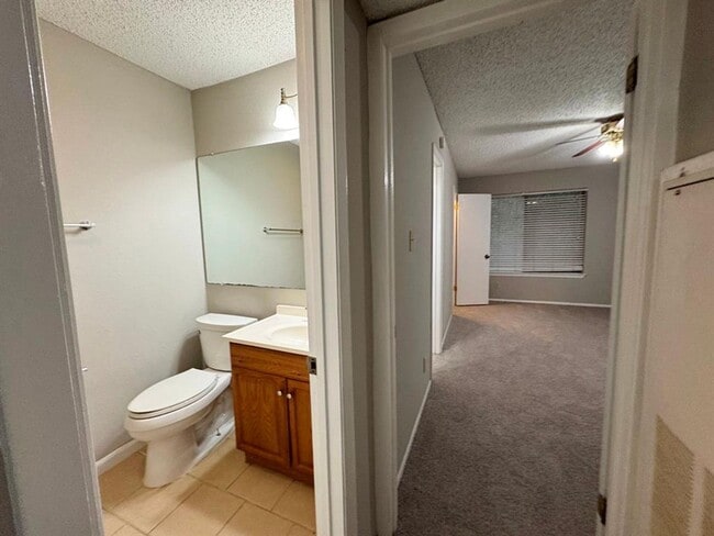 Building Photo - 9502 Quail Village Ln