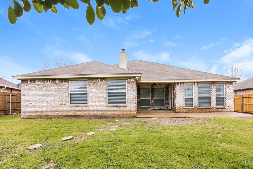 Building Photo - 125 Adams Dr