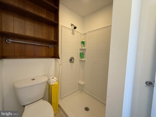 Building Photo - 820 Ridgeview Rd