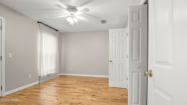 Building Photo - 5625 S Lagoon Dr