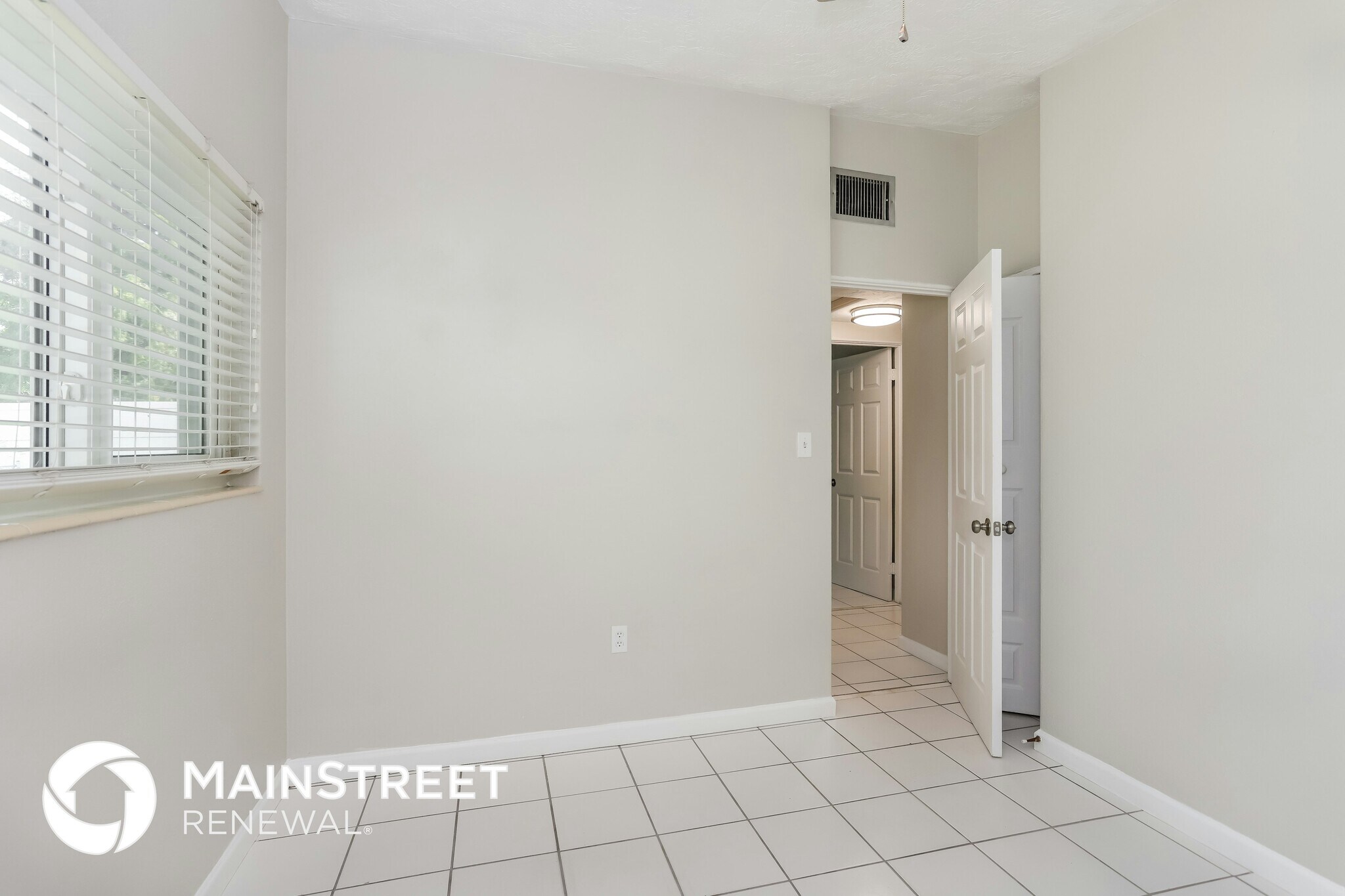 Building Photo - 3759 St Charles Cir