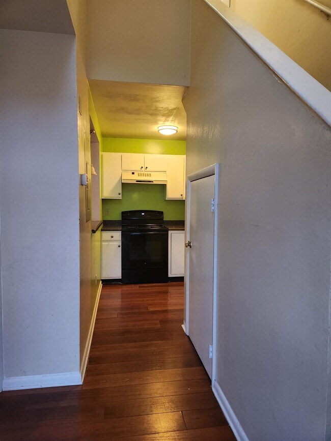 Building Photo - 1394 Bradley Dr