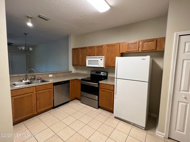 Building Photo - 621 Southbranch Dr