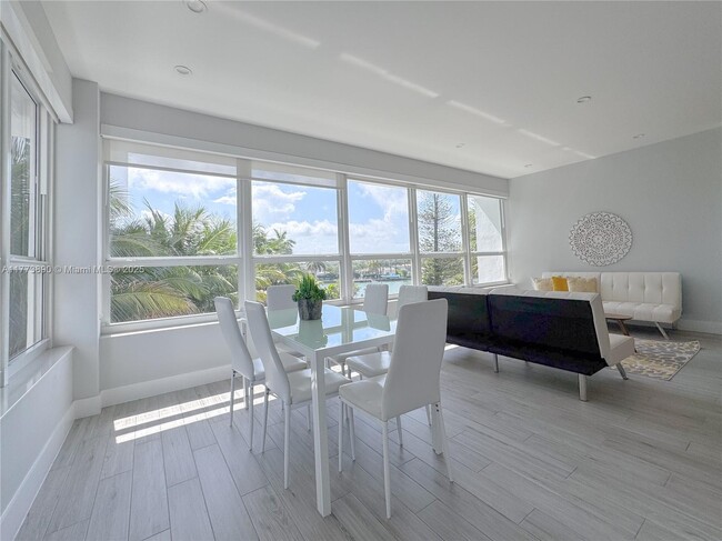 Building Photo - 4925 Collins Ave