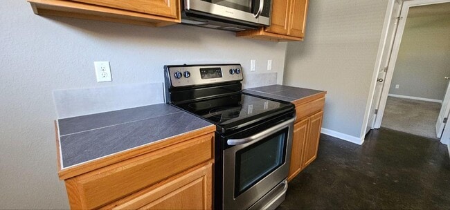 Building Photo - 4 Santiago Dr