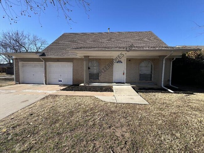 Building Photo - 981 NW 5th St