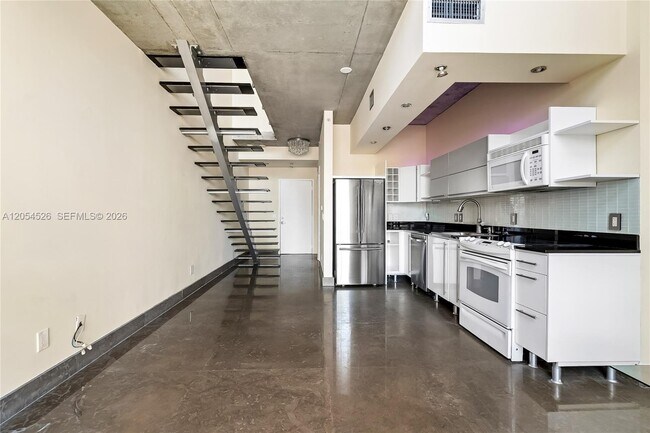 Building Photo - 690 SW 1st Ct