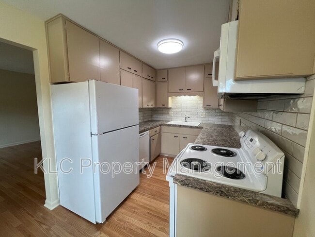 Building Photo - 1691 NW 85th St