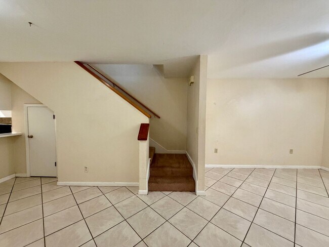 Building Photo - 4411 SW 34th St