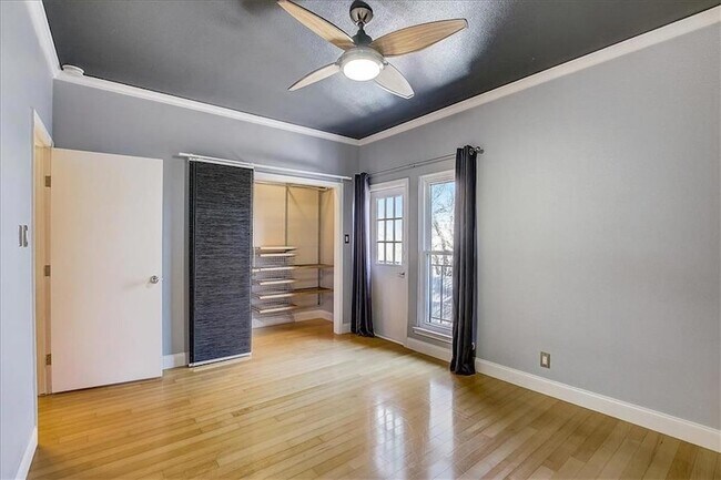 Building Photo - 1307 Kinney Ave