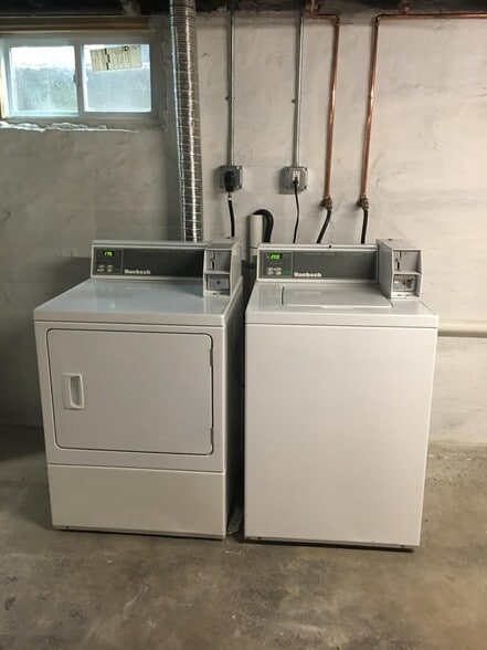 washer dryer in unit - 29 Packard Ave