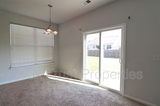 Building Photo - 7716 Haywood St