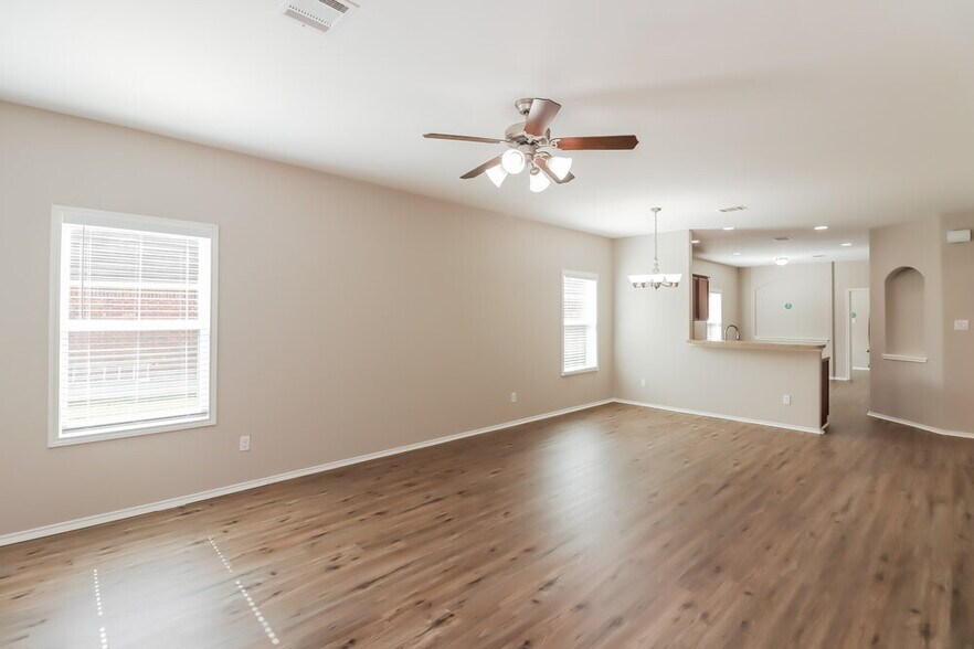 Building Photo - 718 Neap Ct