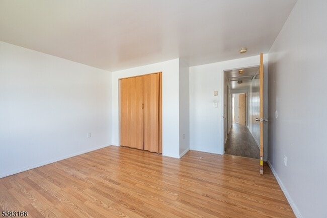 Building Photo - 394 S 8th St