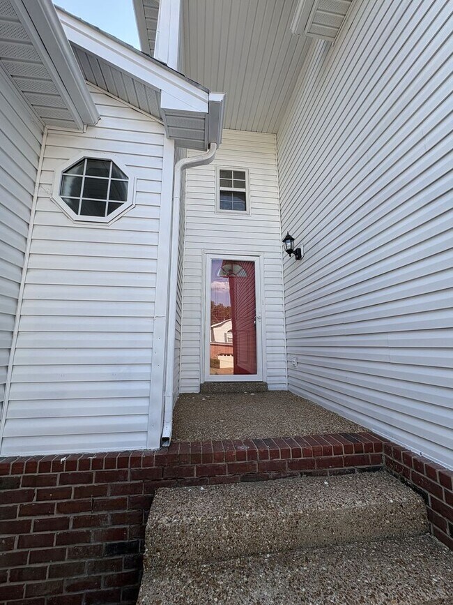 Building Photo - 3356 Milbridge Dr