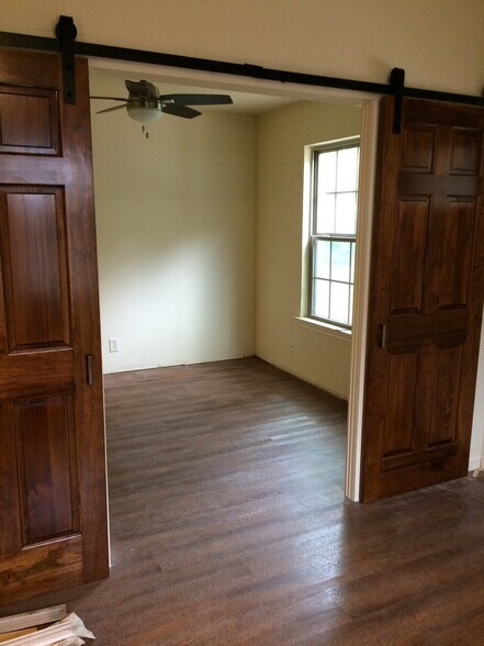 Building Photo - 2602 Oaklawn Ave