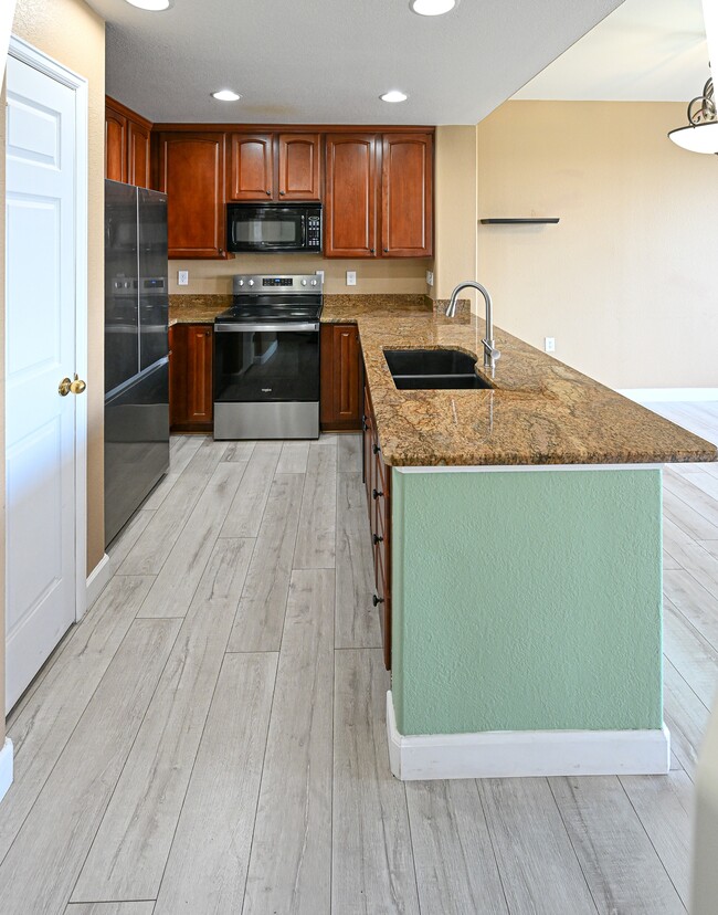 Building Photo - 15904 E Geddes Ln