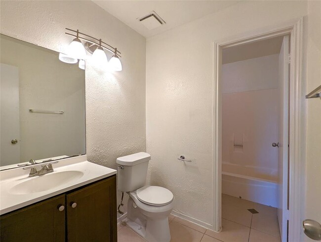 Building Photo - 12224 Ormandy St