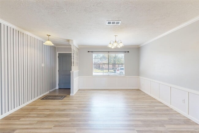 Building Photo - 5005 Cedar Creek Dr