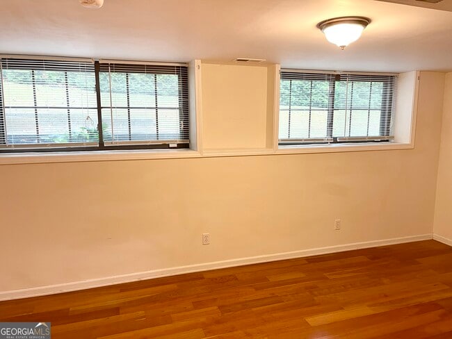 Building Photo - 4059 Charleston Ct SE