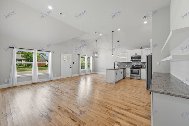Building Photo - 10022 Everton Pl