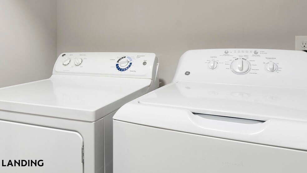 Building Photo - 2420 Peachtree Rd NW