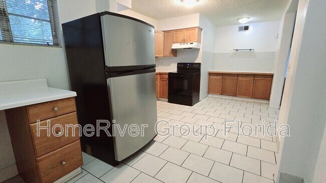 Building Photo - 1700 Aloma Ave