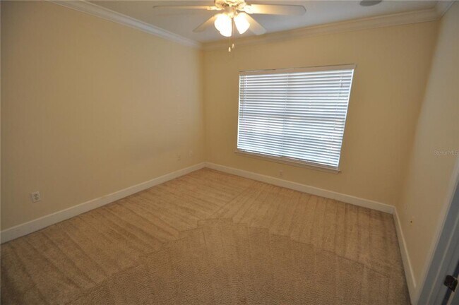 Building Photo - 724 Crest Pines Dr