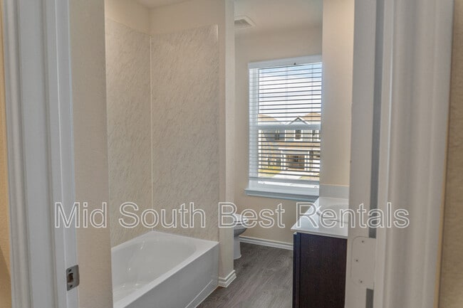 Building Photo - 311 Cedar Ct