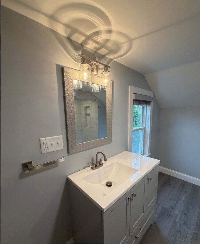 Building Photo - 148 Russells Mills Rd