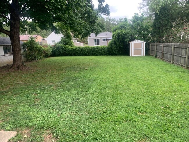 Building Photo - 2611 Gardiner Ln