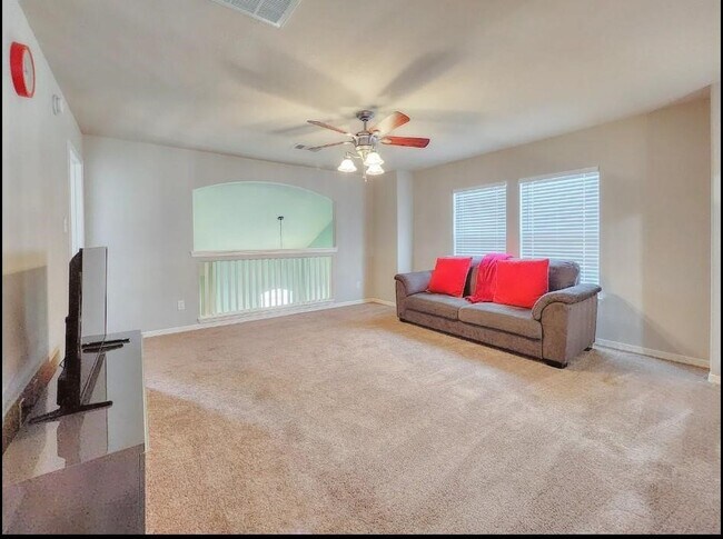 Building Photo - 2706 Lakecrest Way Dr