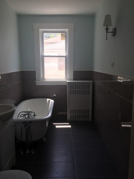 Building Photo - 48 Nesbit Avenue