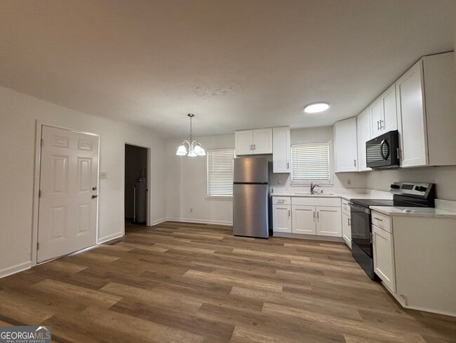 Building Photo - 1015 Highland Ave