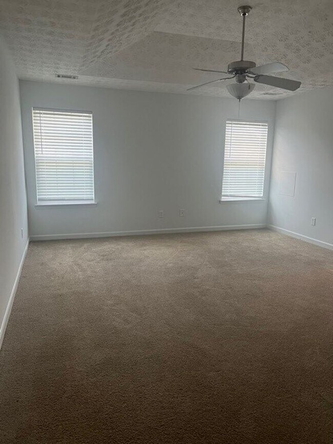 Building Photo - ***Back to School Special*** Waived $350.0...