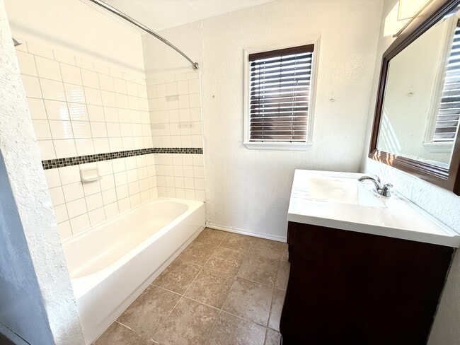 Building Photo - 1654 Ponderosa Rd