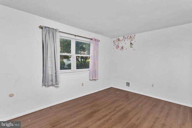 Building Photo - 14 Florence Tollgate