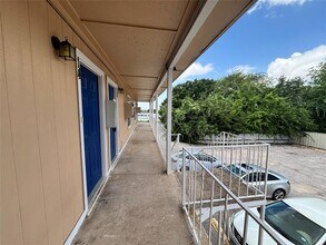 Building Photo - 1206 Bundrant Dr