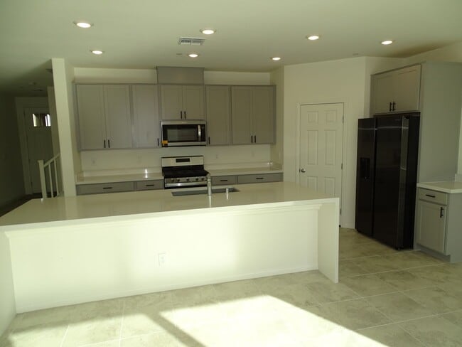 Building Photo - 5 Bedroom Home, 1st Floor Bed and Full Bath, Loft In Inspirada