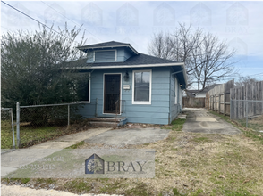 Building Photo - Recently Renovated Home with Fenced Yard in Kingsport
