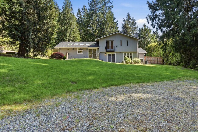 Building Photo - 3bd/2.5ba Bellevue Home