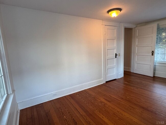 Building Photo - 1506 Hamilton Dr