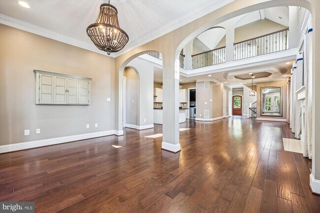 Building Photo - 448 Salk Cir