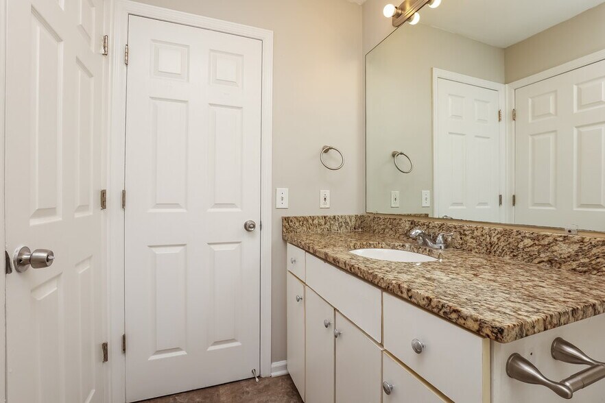 Building Photo - 2611 Hawk Eye Ct