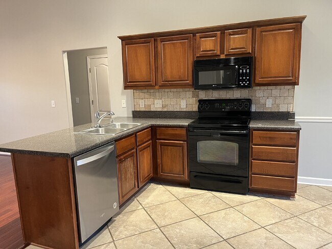 Building Photo - 5004 Pelican Ct